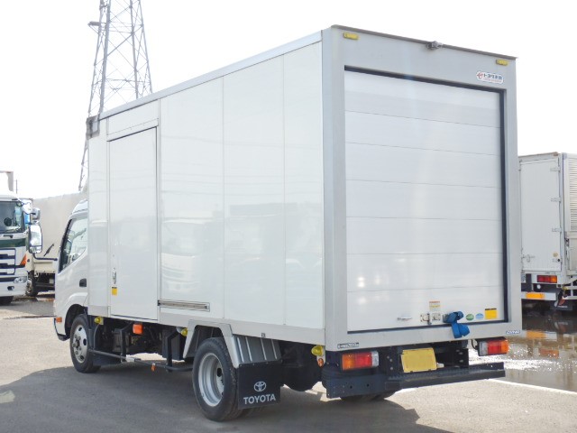 トヨタ ダイナ 小型 アルミバン サイドドア シャッター式｜画像2