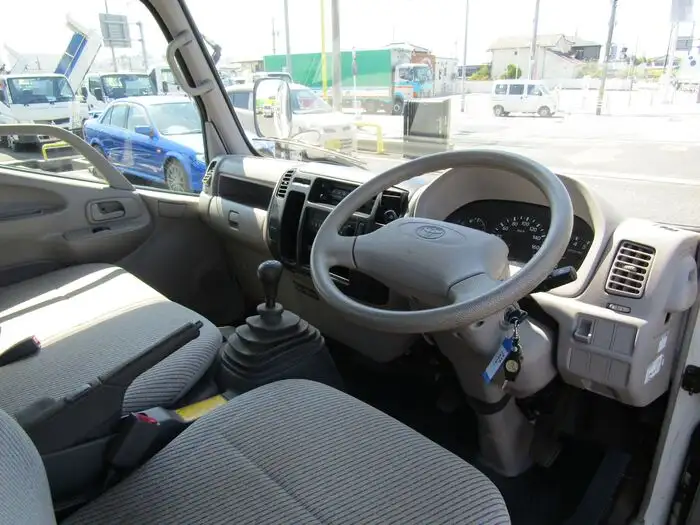 トヨタ トヨエース 小型 平ボディ GE-RZY230 H15の中古トラック画像9