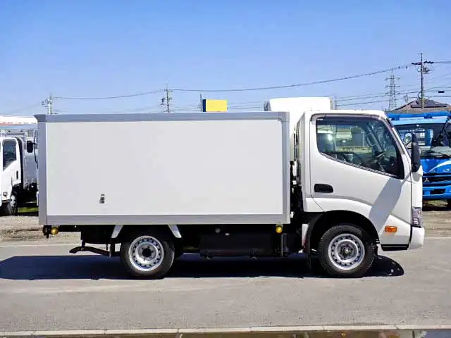 トヨタ トヨエース 小型 冷凍冷蔵 中温 床ステンの中古トラック画像4