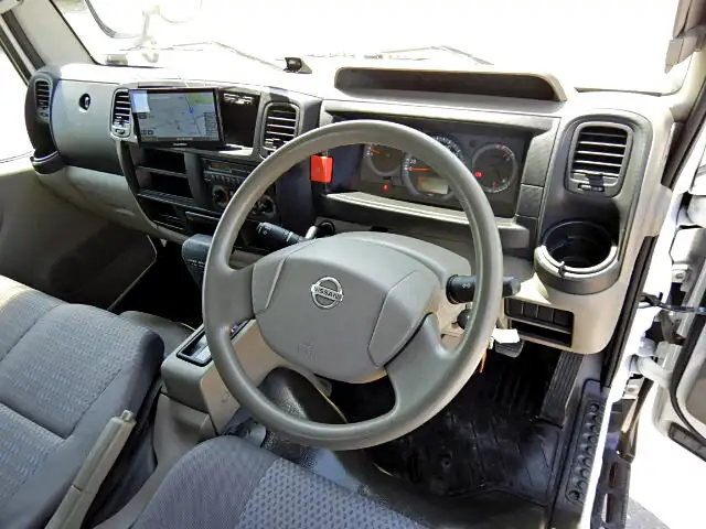 日産 アトラス 小型 平ボディ 床鉄板 CBF-SQ1F24の中古トラック画像4