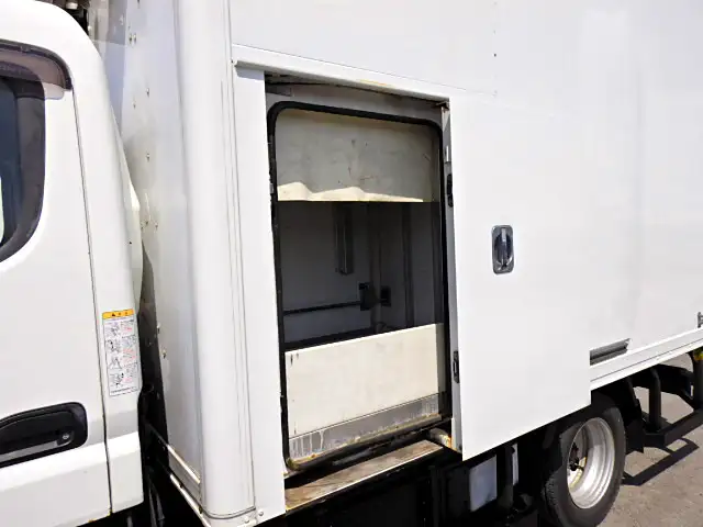 三菱 キャンター 小型 冷凍冷蔵 低温 2室の中古トラック画像12