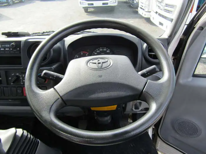 トヨタ トヨエース 小型 アルミバン TKG-XZU675 H24の中古トラック画像16