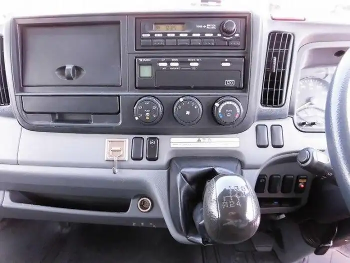 三菱 キャンター 小型 ウイング 幌ウイング TKG-FEB80の中古トラック画像11