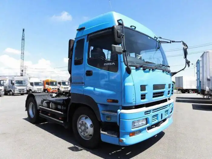 いすゞ ギガ 大型 トラクター ハイルーフ 1デフの中古トラック画像2