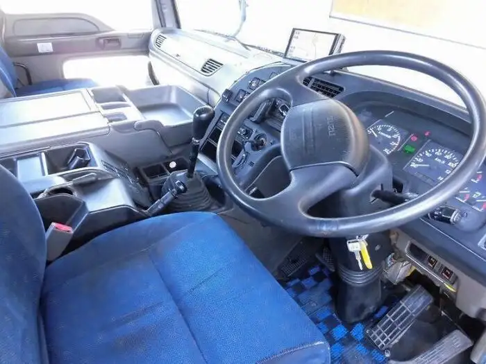 いすゞ ギガ 大型 トラクター ハイルーフ 1デフの中古トラック画像5