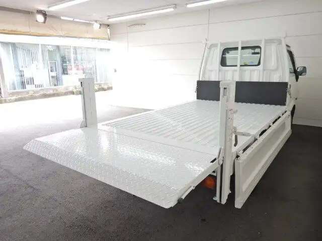 マツダ ボンゴ 小型 平ボディ パワーゲート 床鉄板の中古トラック画像4