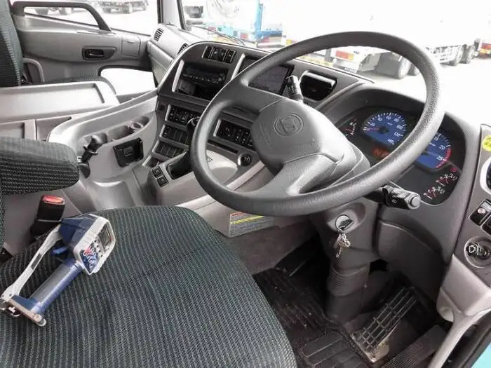 日産UD クオン 大型 クレーン付 床鉄板 アルミブロックの中古トラック画像6