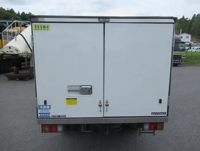 マツダ ボンゴ 小型 冷凍冷蔵 中温 サイドドアの中古トラック画像4