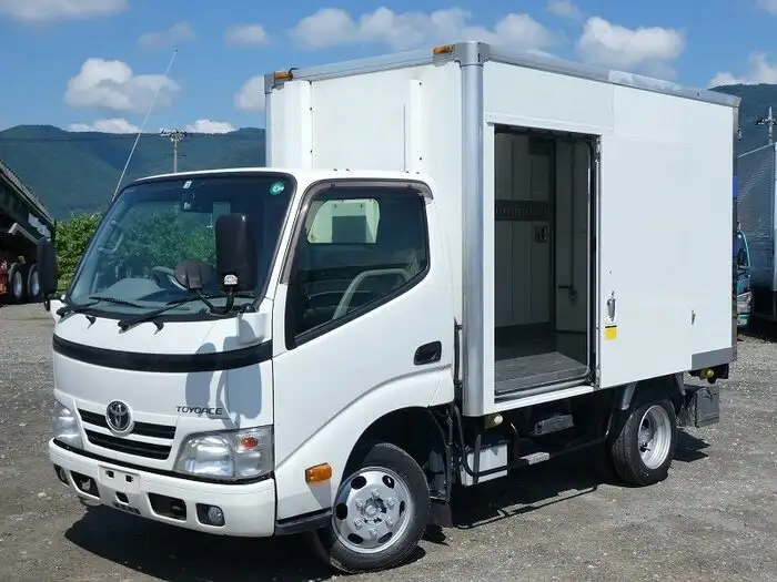 トヨタ ダイナ 小型 冷凍冷蔵 中温 床ステンの中古トラック画像1