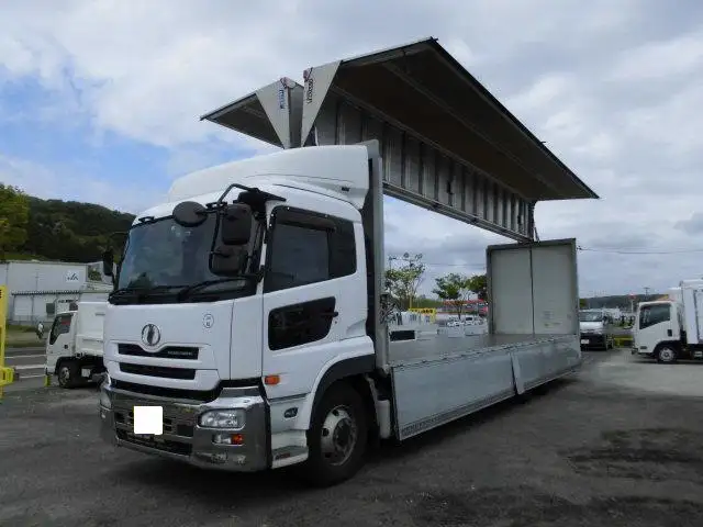 日産UD クオン 大型 ウイング ハイルーフ エアサスの中古トラック画像1