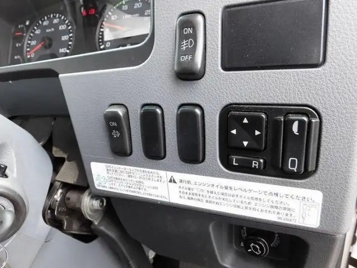 三菱 ファイター 中型/増トン ウイング 床鉄板 ベッドの中古トラック画像9