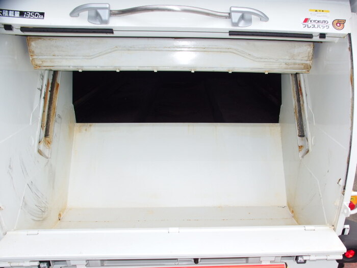 日野 レンジャー 中型 パッカー車 プレス式 2KG-FC2ABA｜画像7