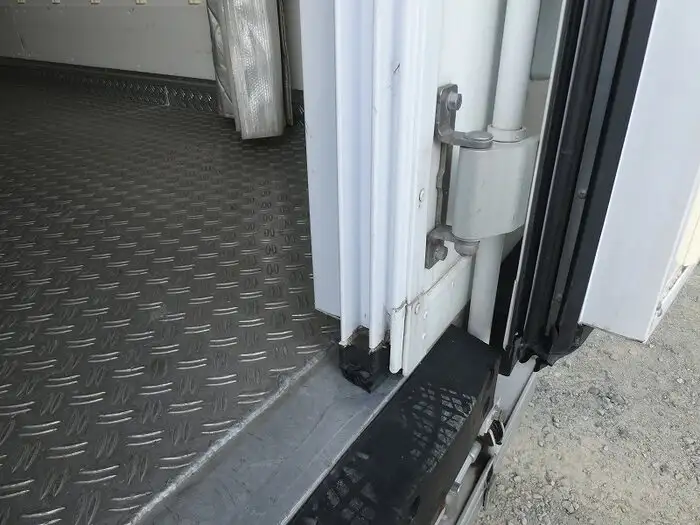 三菱 キャンター 小型 冷凍冷蔵 低温 パワーゲートの中古トラック画像7