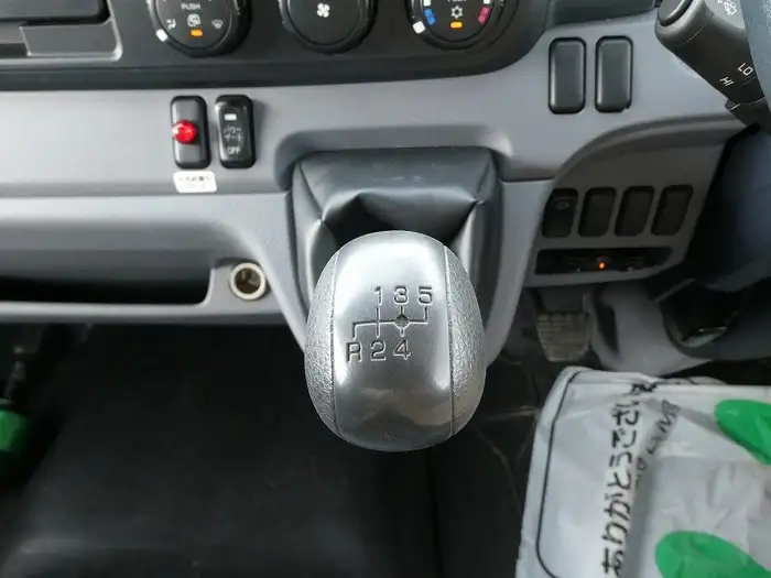 三菱 キャンター 小型 冷凍冷蔵 低温 パワーゲートの中古トラック画像12