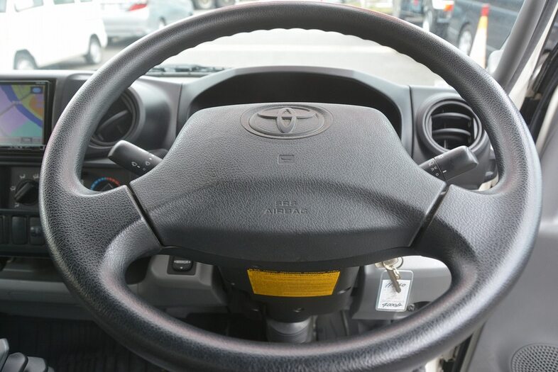 トヨタ トヨエース 小型 アルミバン TKG-XZC675 H27｜画像12