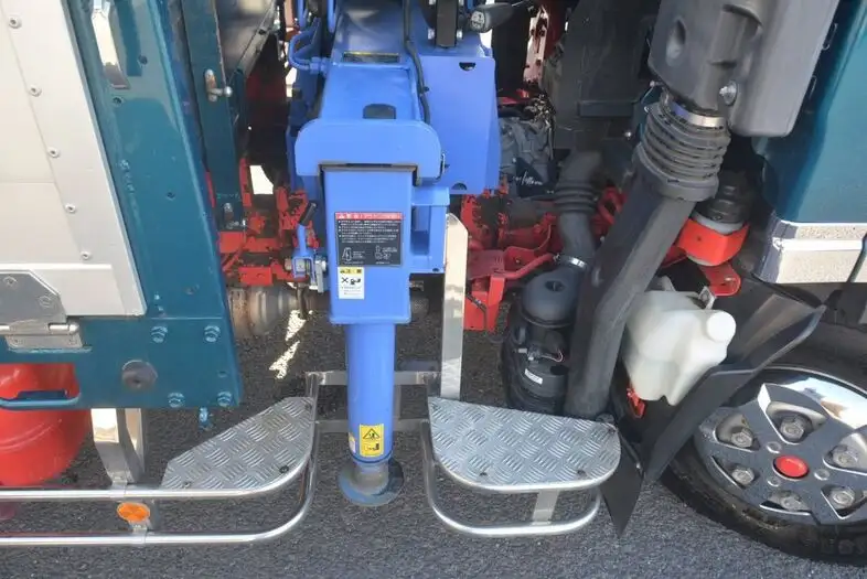 いすゞ エルフ 小型 クレーン付 アルミブロック 3段の中古トラック画像5