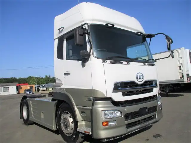 新品未使用 UDトラックス クオン パーフェクトクオン ハシゴ ハイルーフ 新品未使用 UDトラックス クオン パーフェクトクオン ハシゴ