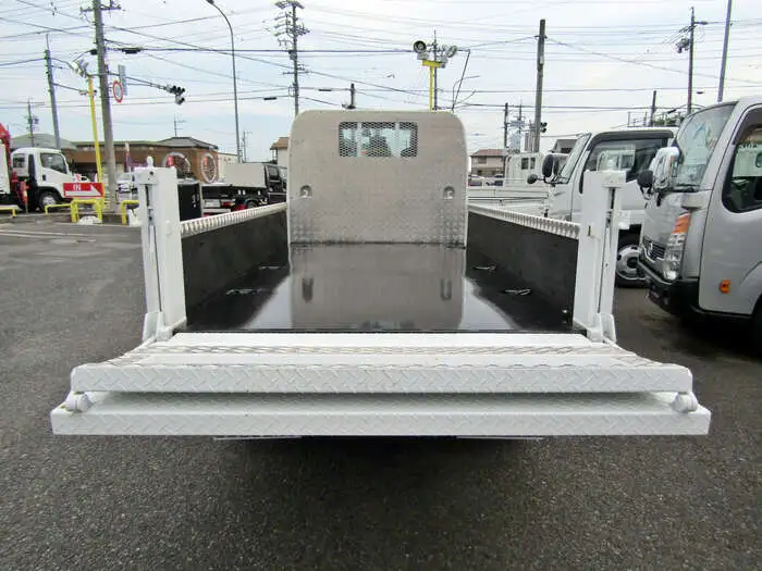 いすゞ エルフ 小型 平ボディ パワーゲート 床鉄板の中古トラック画像3