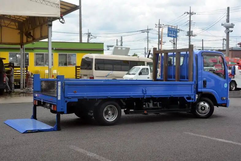いすゞ エルフ 小型 平ボディ パワーゲート 床鉄板の中古トラック画像2
