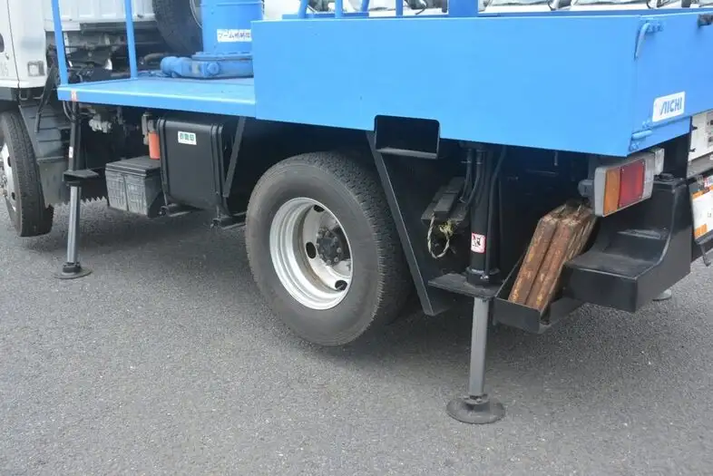 いすゞ エルフ 小型 高所・建柱車 高所作業車 PB-NKR81ANの中古トラック画像5