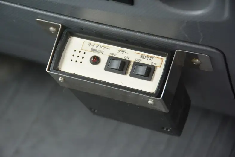 いすゞ エルフ 小型 アルミバン ボトルカー TKG-NLR85Nの中古トラック画像16