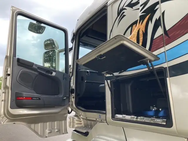 スカニア トラック 大型 トラクター ハイルーフ 1デフの中古トラック画像11