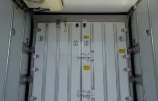 いすゞ エルフ 小型 冷凍冷蔵 中温 床ステンの中古トラック画像像17