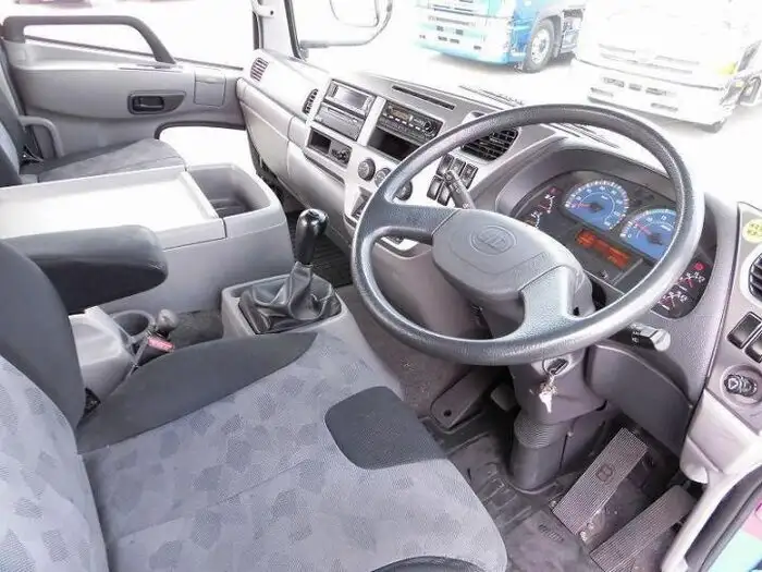 日産UD コンドル 中型/増トン 平ボディ アルミブロック ベッドの中古トラック画像6