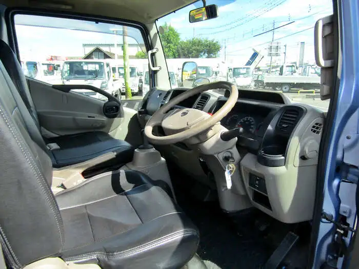 日産 アトラス 小型 平ボディ Wキャブ 床鉄板の中古トラック画像4