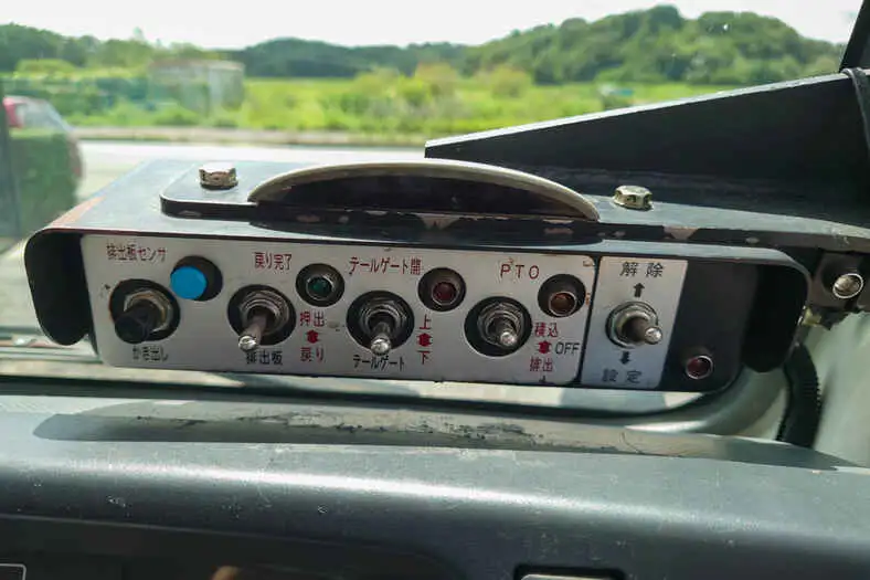 いすゞ エルフ 小型 パッカー車 プレス式 BKG-NKR85ANの中古トラック画像8