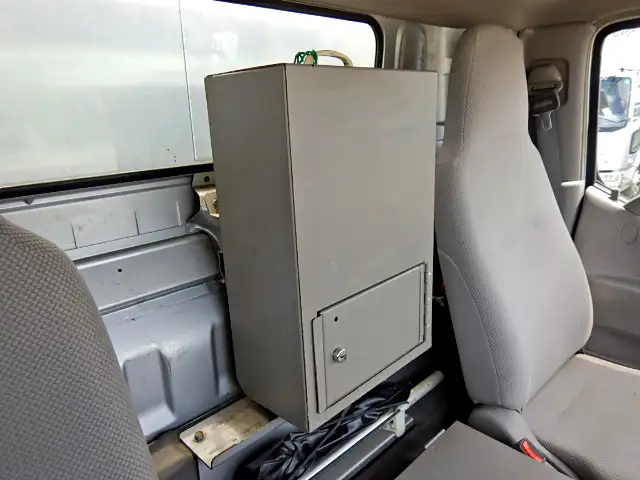 トヨタ ダイナ 小型 冷凍冷蔵 床ステン 2室の中古トラック画像3