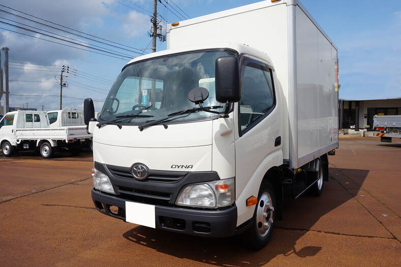 トヨタ ダイナ 小型 アルミバン 10尺 TKG-XZU605