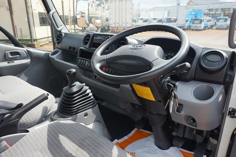 トヨタ ダイナ 小型 アルミバン TKG-XZU605 H25｜画像6