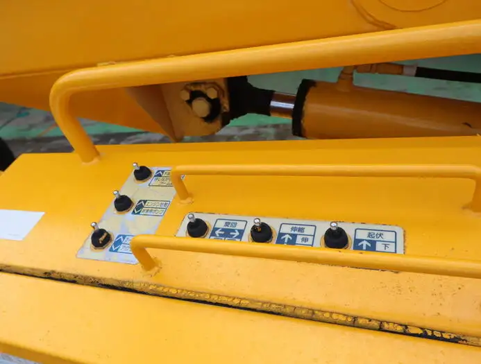 いすゞ エルフ 小型 高所・建柱車 高所作業車 BDG-NKR85Nの中古トラック画像13