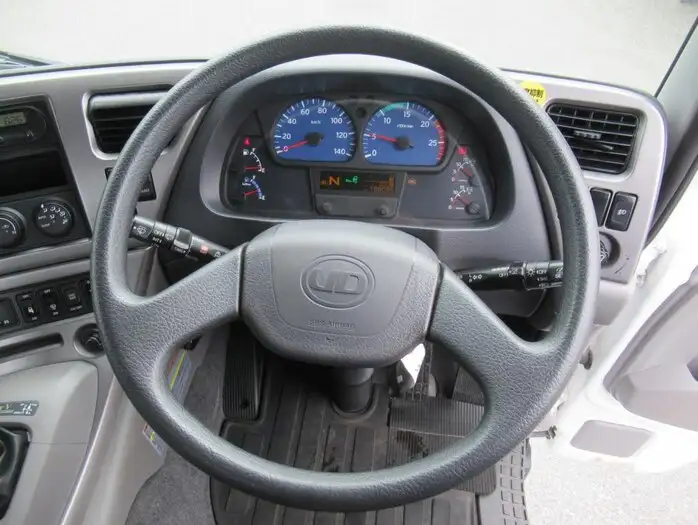 日産UD クオン 大型 トラクター ハイルーフ 1デフの中古トラック画像6