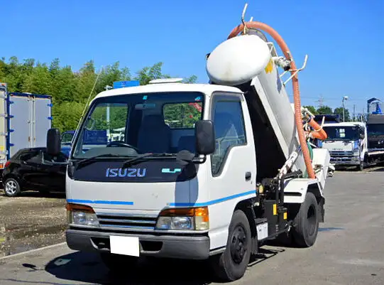 いすゞ エルフ 小型 タンク車 汚泥吸引車 KK-NKR66EPの中古トラック画像1