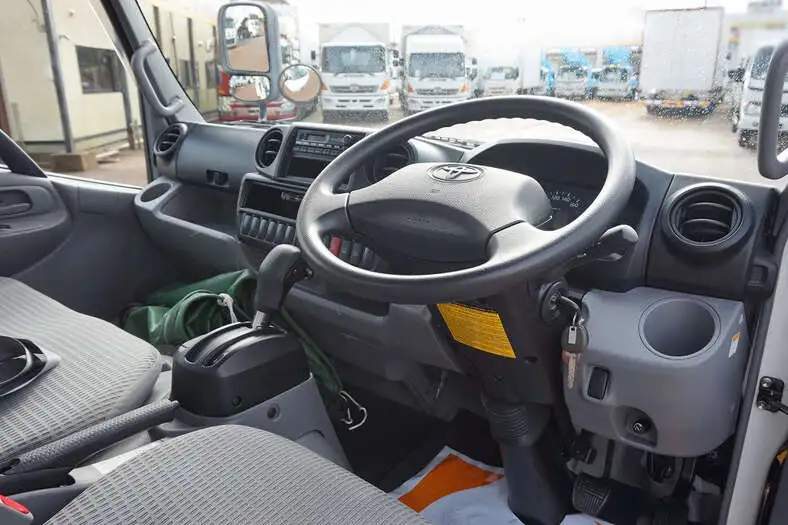 トヨタ ダイナ 小型 平ボディ TKG-XZU655 H26の中古トラック画像5