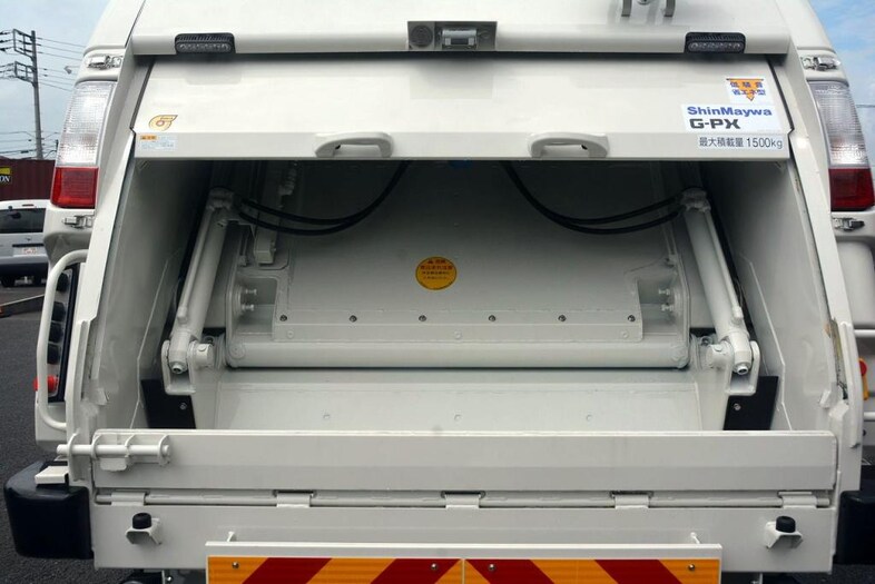 日野 レンジャー 中型 パッカー車 プレス式 2KG-FC2ABA｜画像5