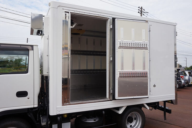 いすゞ エルフ 小型 冷凍冷蔵 低温 床ステン｜画像11