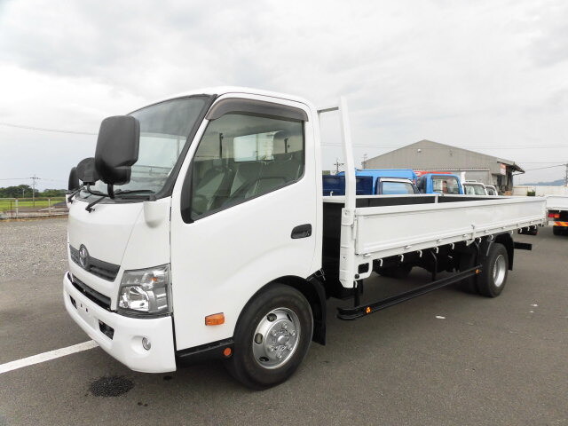 トヨタ トヨエース 小型 平ボディ 床鉄板 TKG-XZU730 の中古トラック【車両No.173727】