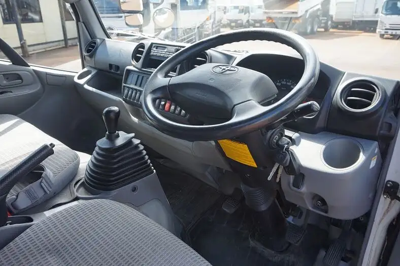 トヨタ ダイナ 小型 平ボディ Wキャブ TKG-XZU685の中古トラック画像7