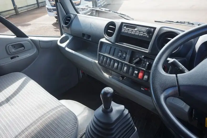 トヨタ ダイナ 小型 平ボディ Wキャブ TKG-XZU685の中古トラック画像10