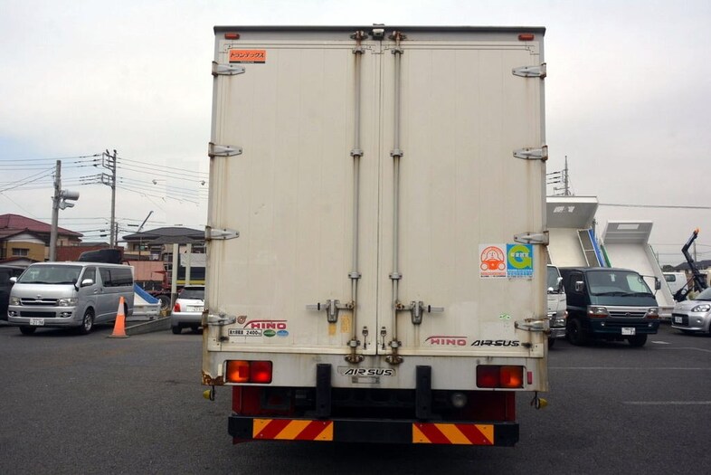 日野 レンジャー 中型 ウイング エアサス ベッド｜画像3