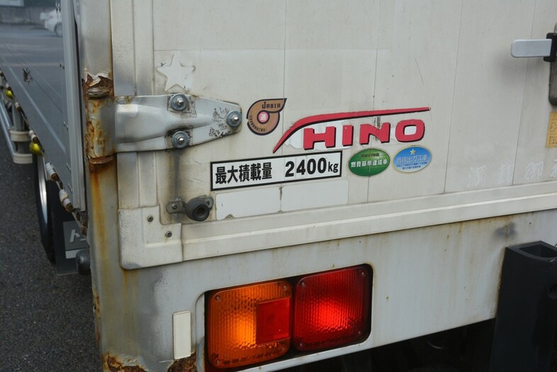 日野 レンジャー 中型 ウイング エアサス ベッド｜画像9