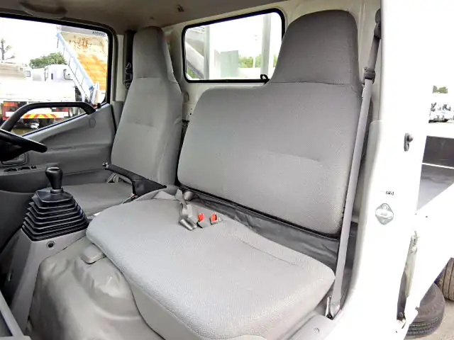 トヨタ ダイナ 小型 平ボディ TKG-XZU675 H27の中古トラック画像5
