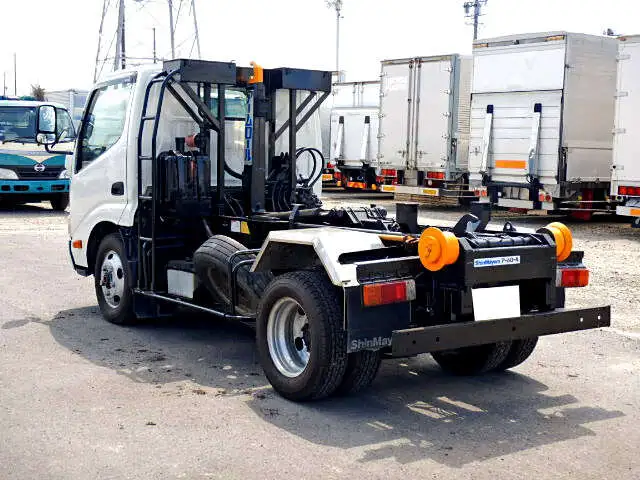 日野 デュトロ 小型 アームロール ツインホイスト SKG-XZU675Mの中古トラック画像2