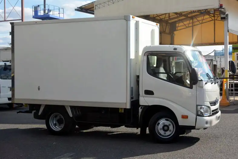 トヨタ ダイナ 小型 冷凍冷蔵 中温 床ステンの中古トラック画像3