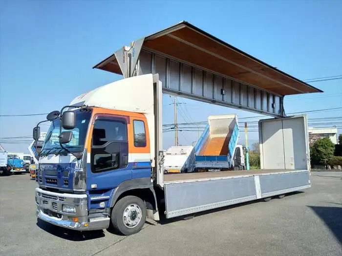 いすゞ ギガ 大型 ウイング エアサス ベッドの中古トラック画像7