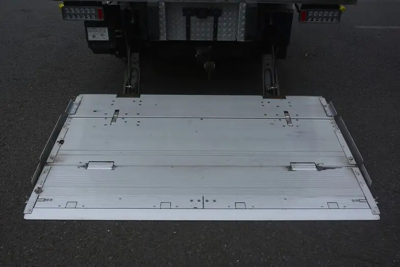 いすゞ エルフ 小型 冷凍冷蔵 中温 パワーゲートの中古トラック画像16