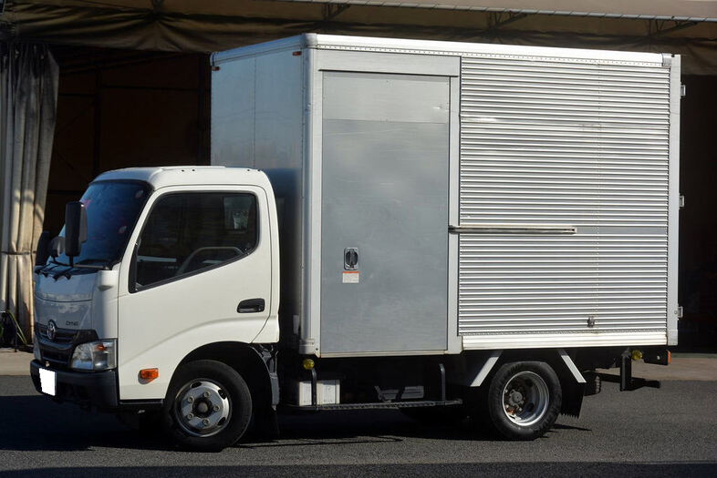 トヨタ ダイナ 小型 アルミバン 10尺 TKG-XZU605